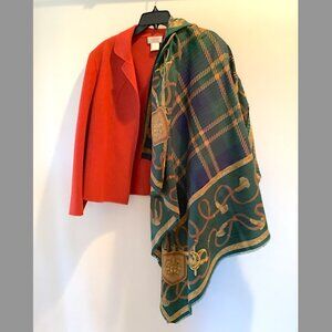 Dark Green wool-blend 44.5 x 44.5 inches square wrap; unbranded